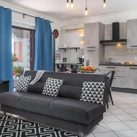 Daire Sardinia Family -